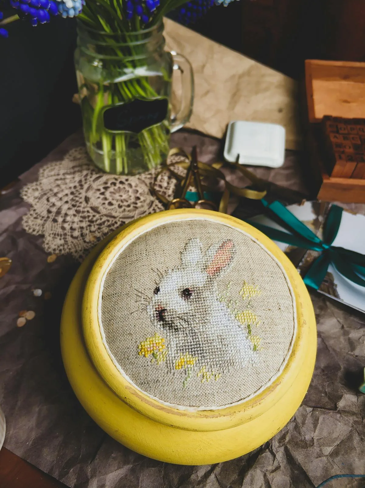 Cerceau brodé avec motif de renard, exemple d'inspiration pour un accessoire animalier