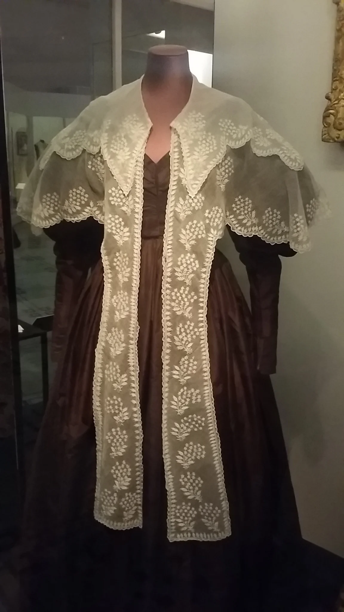 Broderie blanche whitework 2026 : Mountmellick et Ayrshire
