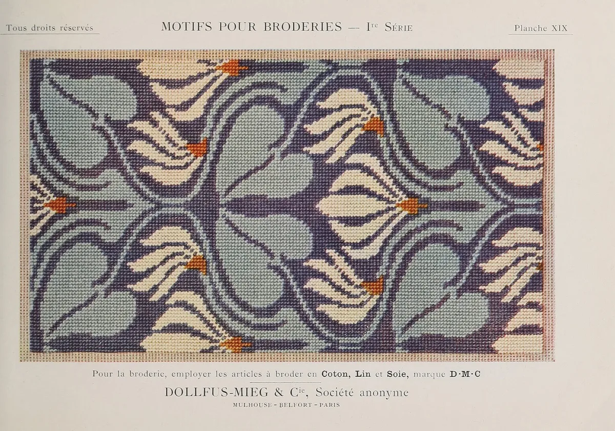 Planche XIX des Motifs pour broderies DMC de 1922 montrant un motif Art nouveau de feuillages bleus et crème au point de croix