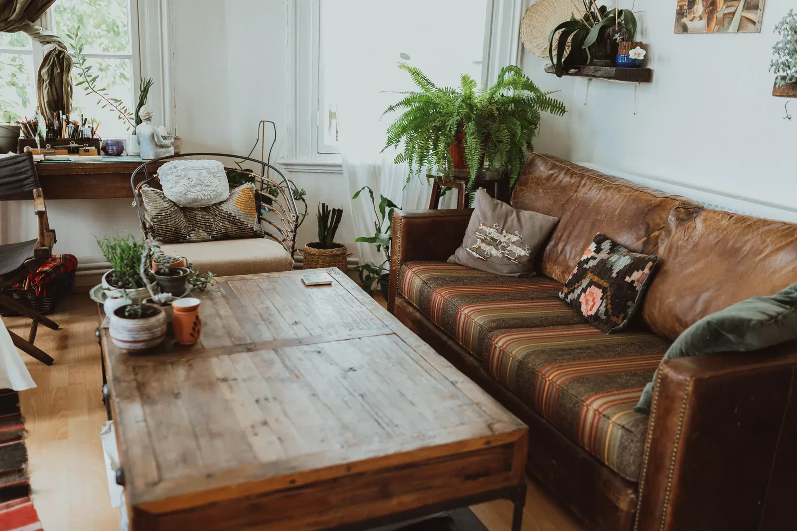 Relooker ses meubles et coussins par la broderie 2026 : le guide