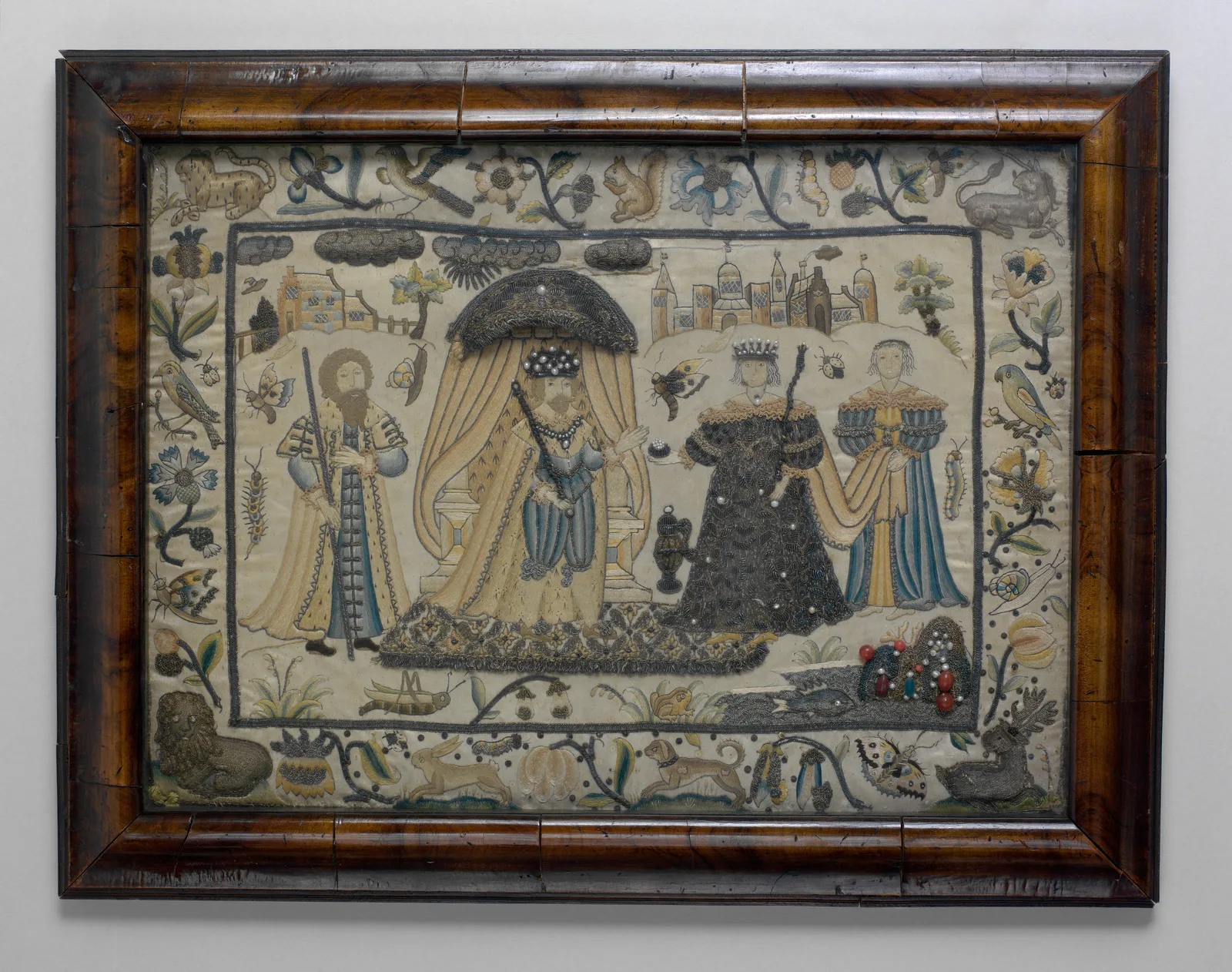 Stumpwork 2026 : broderie en relief 3D, technique et motifs